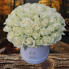  Доставка цветов в Алании 45 белых роз в коробке